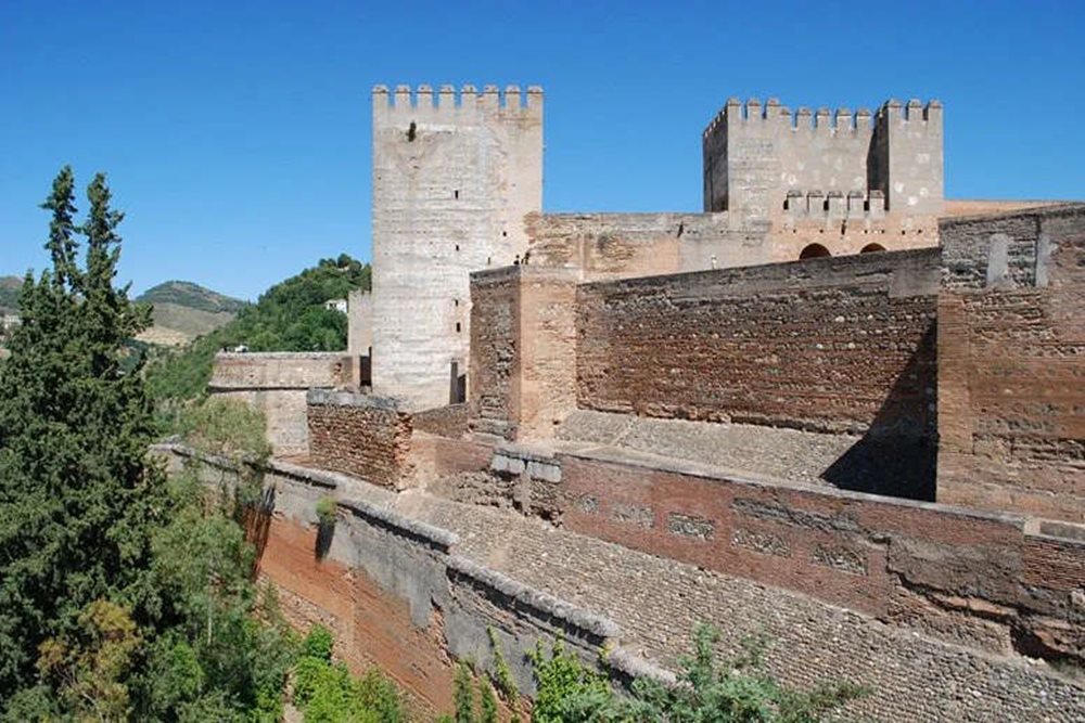 La Alhambra recupera la normalidad con la reapertura de la Alcazaba
La Alhambra recupera la normalidad con la reapertura de la Alcazaba
