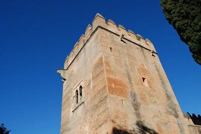 Spitzen-Turm