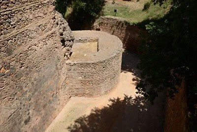 Turm am Ende der Straße