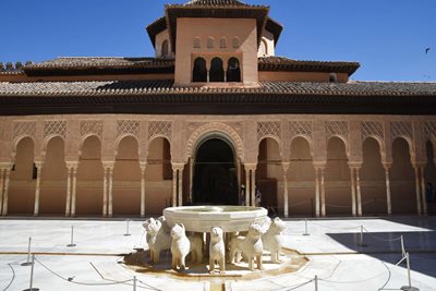 La Alhambra reabre al público tras los terremotos de Granada, pero mantiene cerrada la Alcazaba